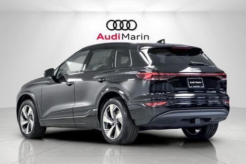 2025 Audi Q6 e-tron Premium Plus quattro