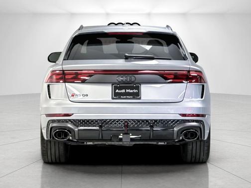 satellite silver metallic 2026 Audi RS Q8 4.0T