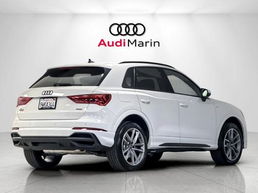 Glacier White Metallic 2025 Audi Q3 Premium 45 TFSI S line quattro Tiptronic