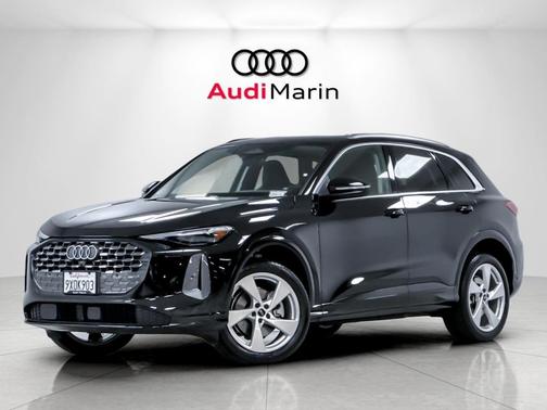 Mythos Black Metallic 2025 Audi Q5 Premium Plus TFSI quattro S tronic