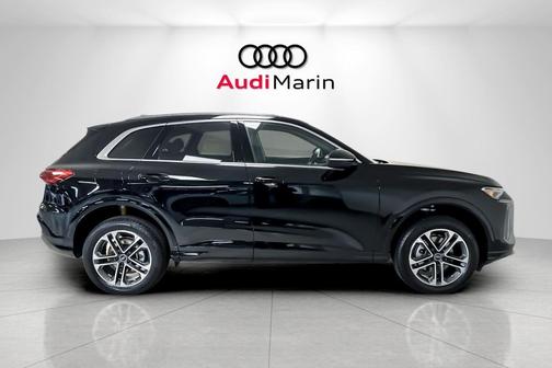 2025 Audi Q5 Premium TFSI quattro S tronic