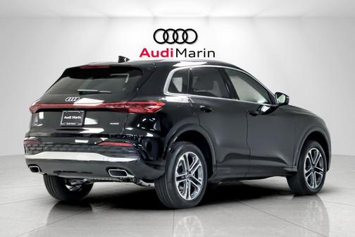 2025 Audi Q5 Premium TFSI quattro S tronic