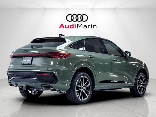 District Green Metallic 2026 Audi Q5 Sportback Premium Plus TFSI quattro S tronic