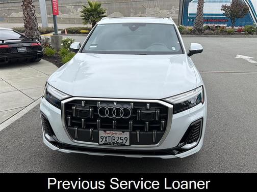 Glacier White Metallic 2026 Audi Q7 55 Premium Plus