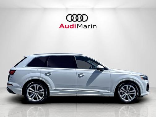 Glacier White Metallic 2026 Audi Q7 55 Premium Plus
