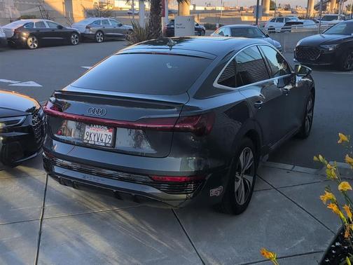 2024 Audi Q8 e-tron Premium Plus