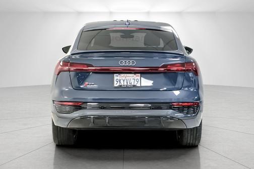 2024 Audi Q8 e-tron Premium Plus