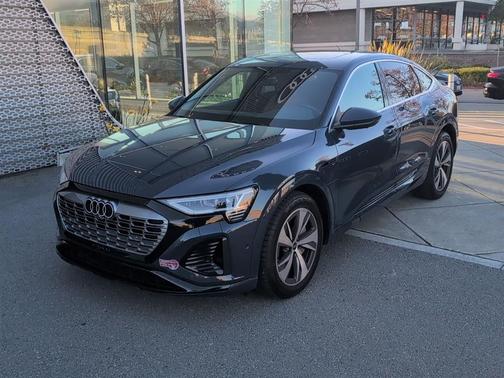 2024 Audi Q8 e-tron Premium Plus