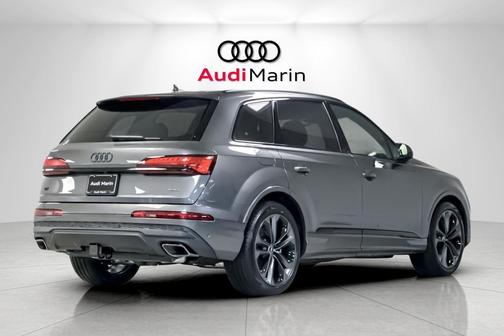 2026 Audi Q7 55 Premium Plus