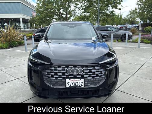 Mythos Black Metallic 2025 Audi Q5 Premium Plus TFSI quattro S tronic