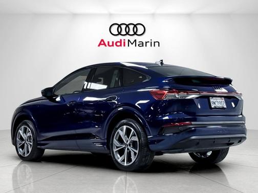Navarra Blue Metallic 2023 Audi Q4 e-tron Sportback Premium 50 quattro