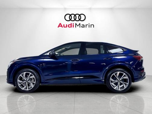 Navarra Blue Metallic 2023 Audi Q4 e-tron Sportback Premium 50 quattro