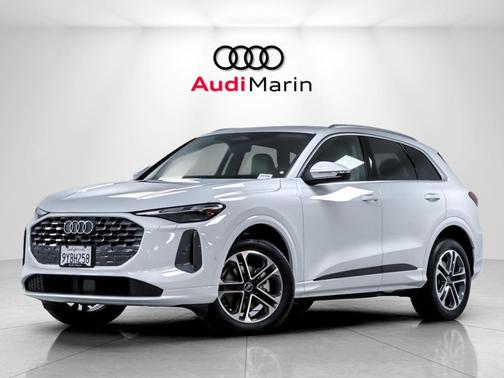 Glacier White Metallic 2025 Audi Q5 Premium TFSI quattro S tronic