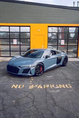 Kemora Gray Metallic 2020 Audi R8 V10 performance quattro S tronic