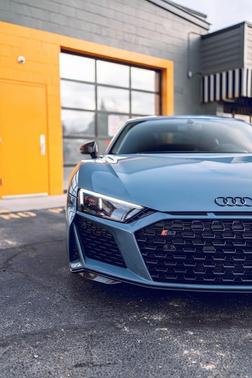 Kemora Gray Metallic 2020 Audi R8 V10 performance quattro S tronic