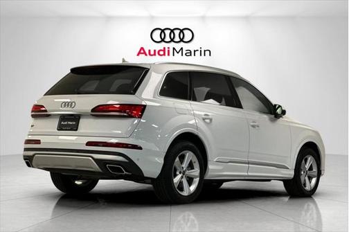2025 Audi Q7 45 Premium