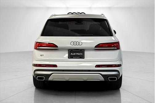 2025 Audi Q7 45 Premium