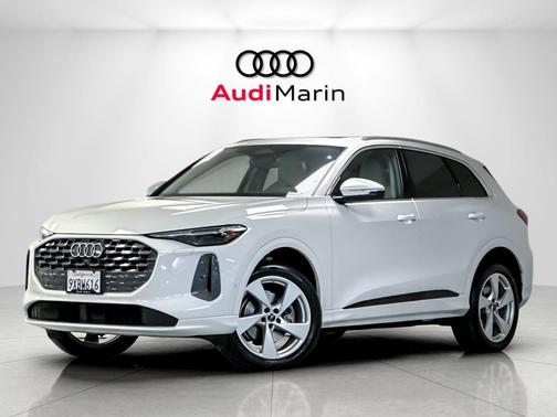 Glacier White Metallic 2025 Audi Q5 Premium Plus TFSI quattro S tronic