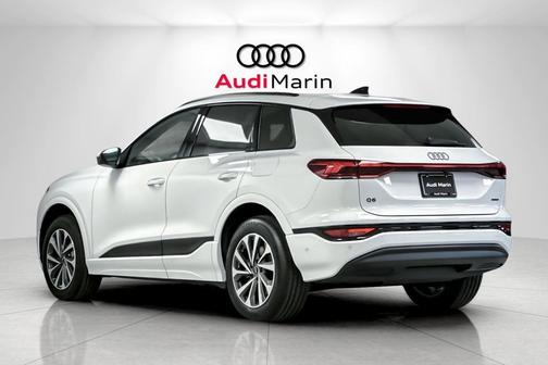 2025 Audi Q6 e-tron Premium Plus quattro