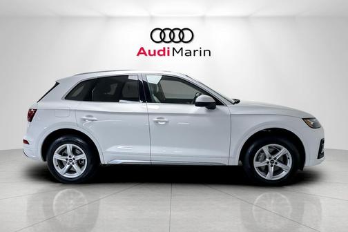 2023 Audi Q5 40 Premium