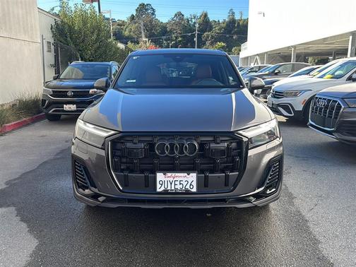 2025 Audi Q7 55 Premium Plus