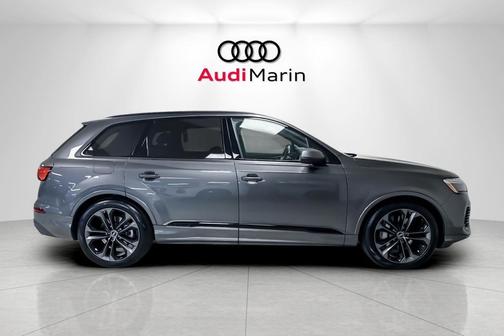 2025 Audi Q7 55 Premium Plus