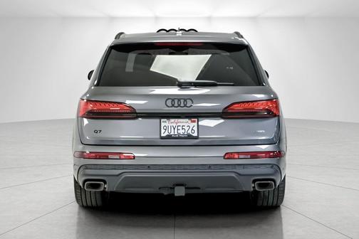 2025 Audi Q7 55 Premium Plus