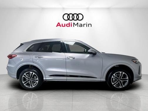 Florett Silver Metallic 2025 Audi Q5 Premium Plus
