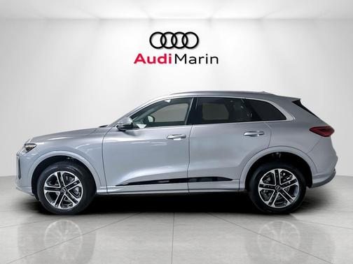 Florett Silver Metallic 2025 Audi Q5 Premium Plus TFSI quattro S tronic