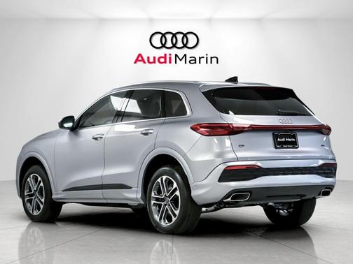 Florett Silver Metallic 2025 Audi Q5 Premium Plus