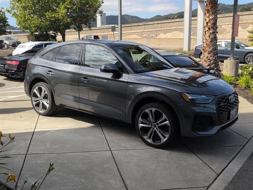 Daytona Gray Pearl Effect 2023 Audi Q5 45 S line Premium Plus