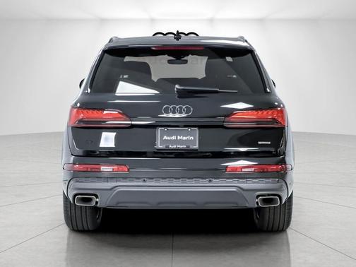 Mythos Black Metallic 2026 Audi Q7 45 Premium Plus