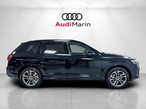 Mythos Black Metallic 2026 Audi Q7 45 Premium Plus