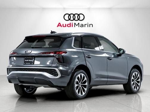 Daytona Gray Pearl Effect 2026 Audi Q3 TFSI quattro S tronic