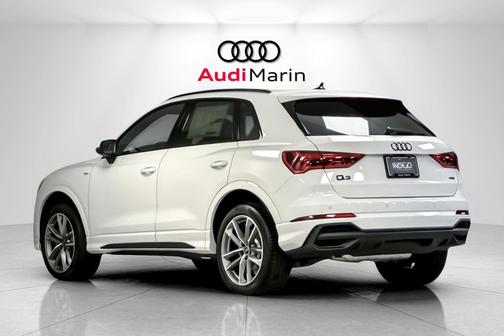 2025 Audi Q3 Premium 45 TFSI S line quattro Tiptronic