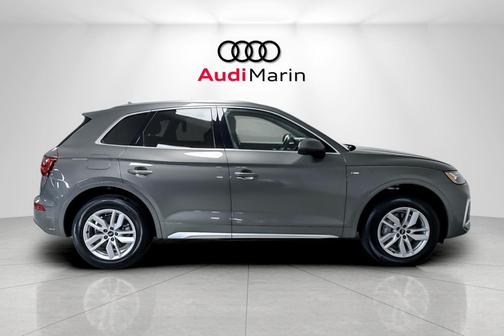 2023 Audi Q5 45 S line Premium