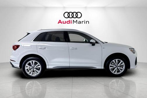 2025 Audi Q3 Premium 45 TFSI S line quattro Tiptronic