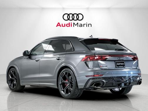 Daytona Gray Pearl Effect 2026 Audi RS Q8 4.0T