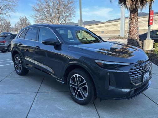 2025 Audi Q5 Premium Plus TFSI quattro S tronic