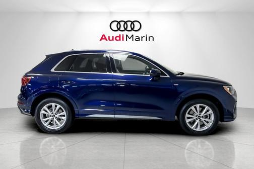 2022 Audi Q3 45 S line Premium