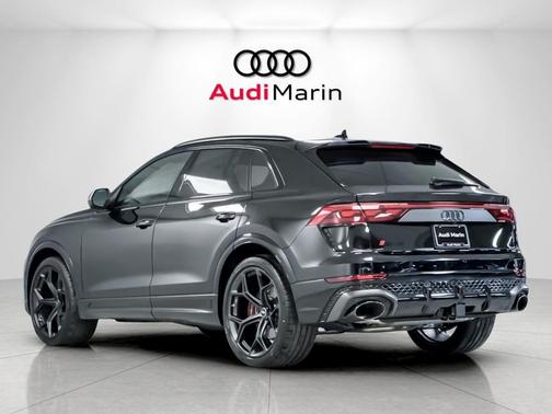 Mythos Black Metallic 2026 Audi RS Q8 4.0T