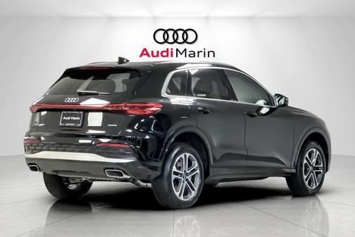 2025 Audi Q5 Premium TFSI quattro S tronic