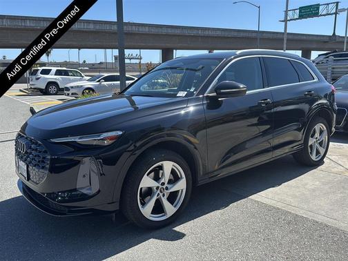 Mythos Black Metallic 2025 Audi Q5 Premium Plus TFSI quattro S tronic