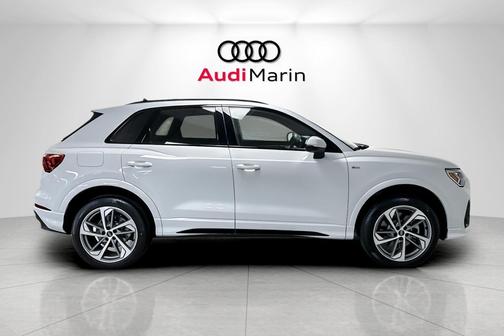 2025 Audi Q3 Premium 45 TFSI S line quattro Tiptronic
