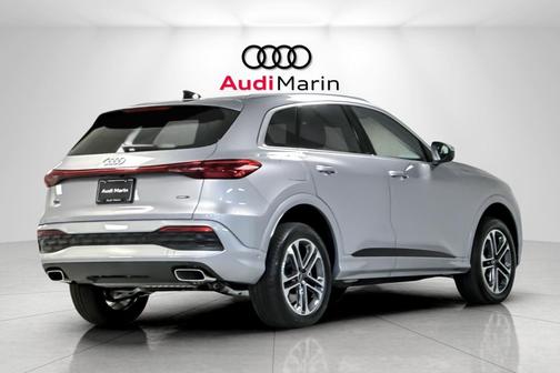 2025 Audi Q5 Premium TFSI quattro S tronic