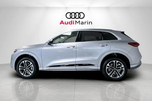 2025 Audi Q5 Premium TFSI quattro S tronic