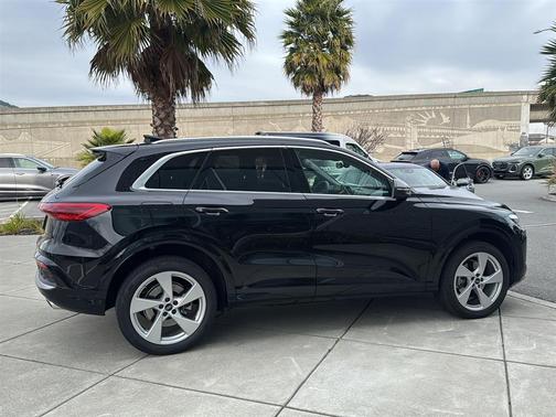 2025 Audi Q5 Premium Plus TFSI quattro S tronic