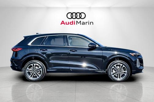 2025 Audi Q5 Premium TFSI quattro S tronic
