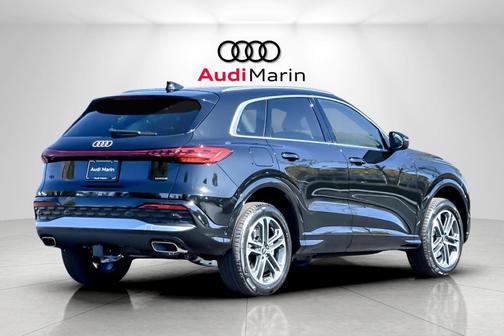 2025 Audi Q5 Premium TFSI quattro S tronic