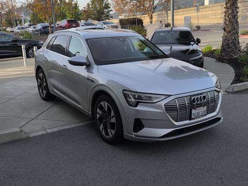 2023 Audi e-tron Premium Plus quattro